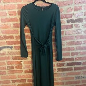 AQUA midi ribbed sweater dress